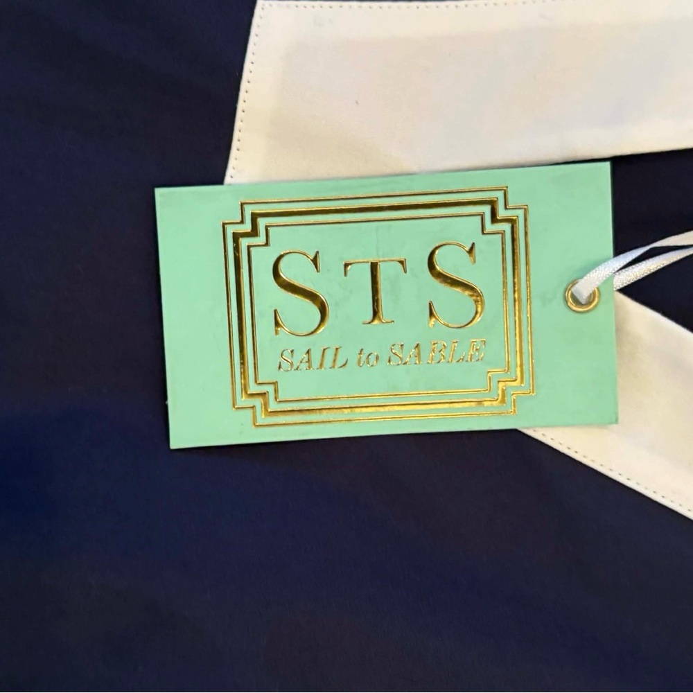Sail to Sable White and Navy Blouse - Picture 7 of 7